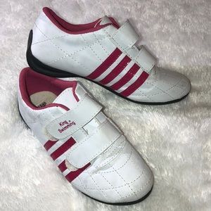 Tennis shoes 👟👟